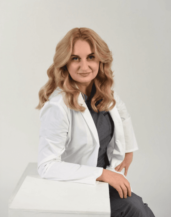Олександра Гусакова